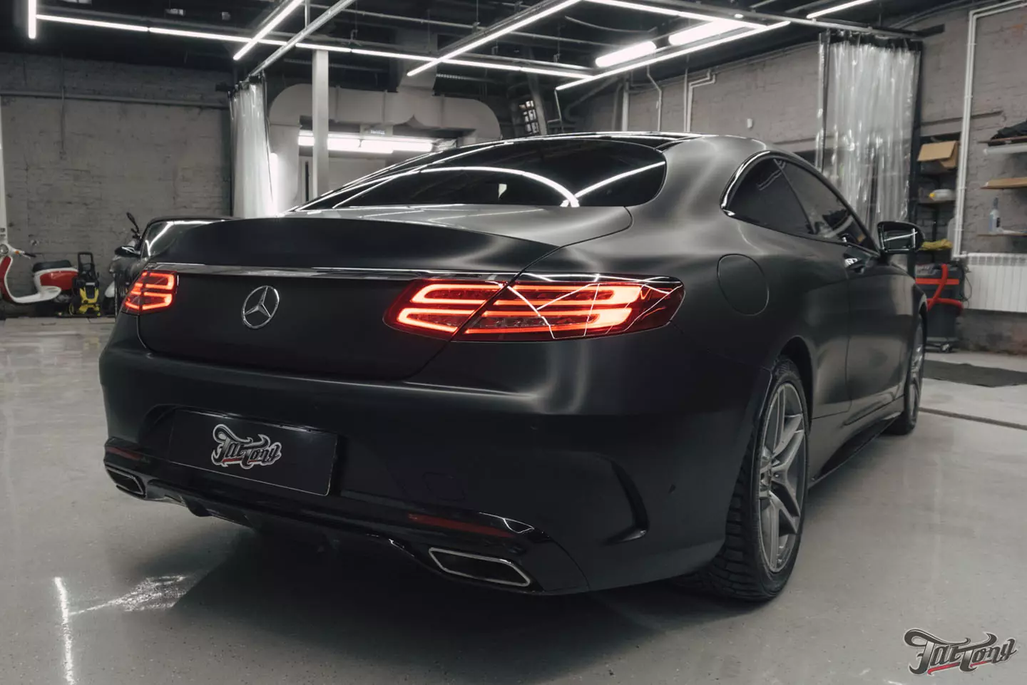 Смена стиля Mercedes S-class Coupe! Оклеили кузов в темно-серый винил от Oracal, окрасили диски